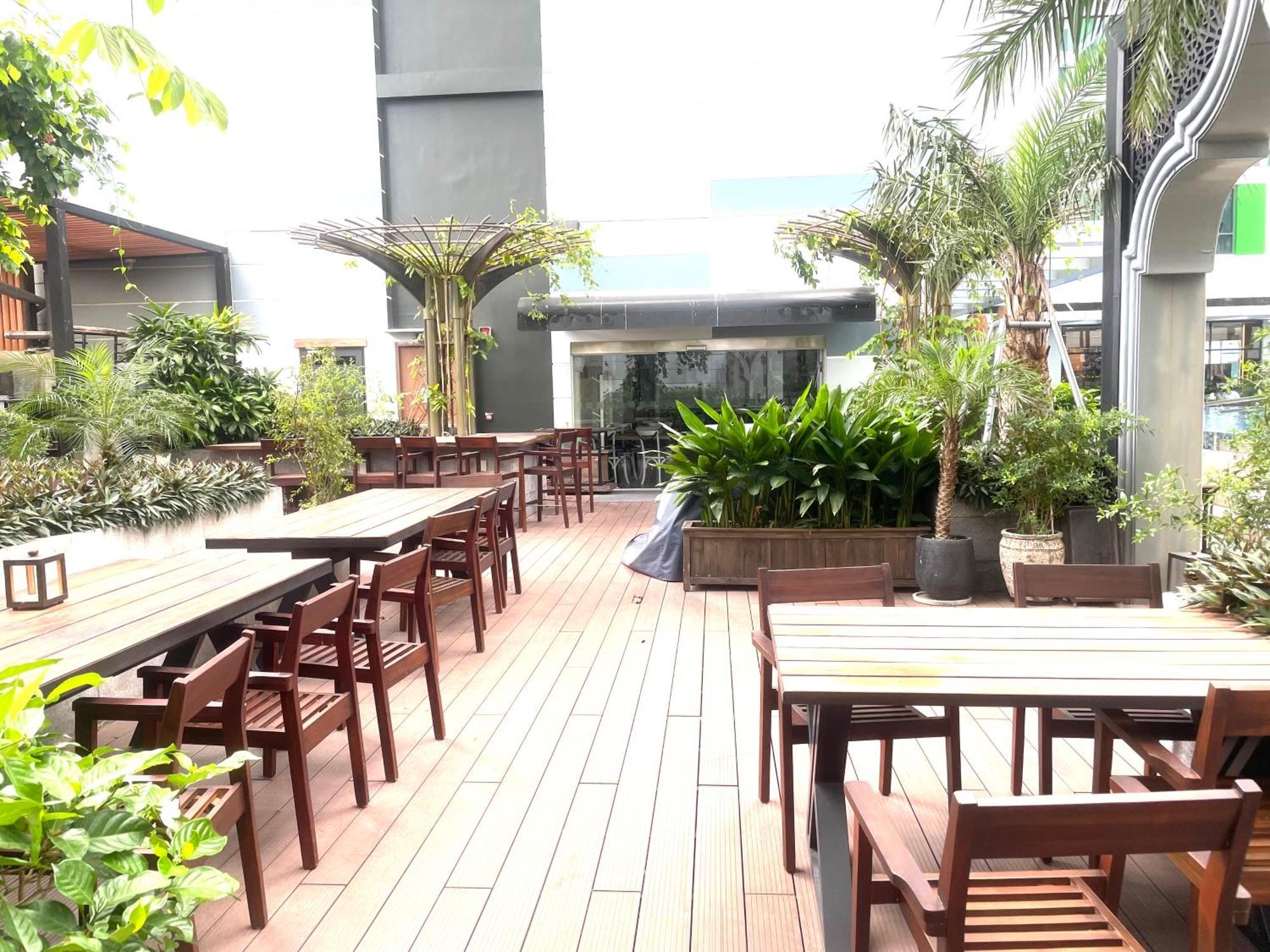 Republic Plaza - Ho Cao Cap Co Ho Boi, Gan San Bay